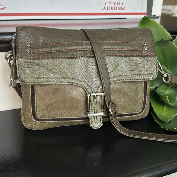The Sak Olive Green Genuine Leather Crossbody Shoulder Purse, Fold-Over Flap - Picture 2 of 10